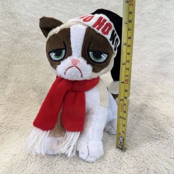 Official Grumpy Cat 7" Plush Christmas Kitty HO HO NO Black Hat Red Scarf - Picture 5 of 5